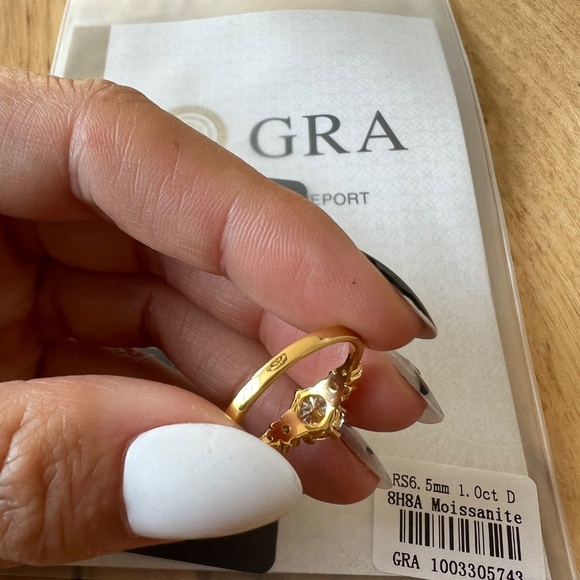 Moissanite Accented Solitaire Ring – 1.00 CT (6.5mm), FL D Color, size 7 - Picture 8 of 10